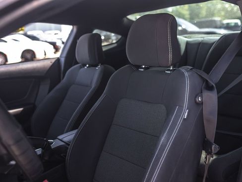 Used 2017 Ford Mustang Coupe RWD image 11