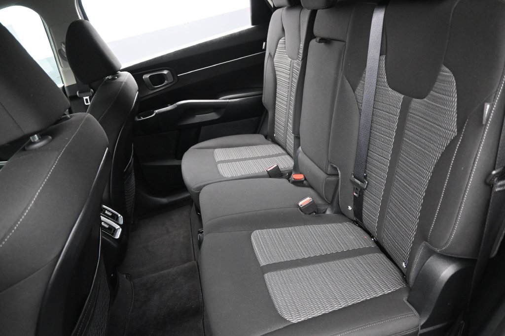 Used 2025 Kia Sorento LX FWD image 25