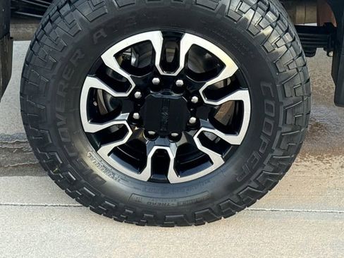 Used 2020 GMC Sierra 2500 SLE image 10