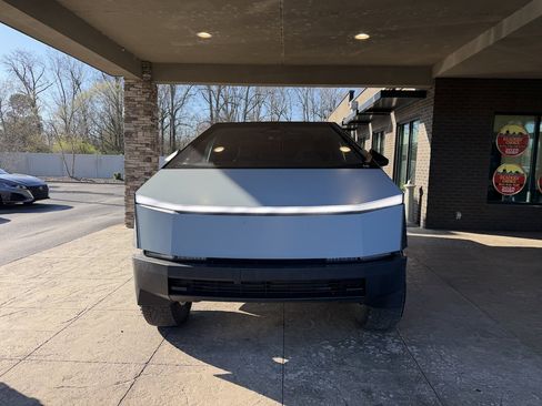 Used 2024 Tesla Cybertruck AWD Crew Cab image 3