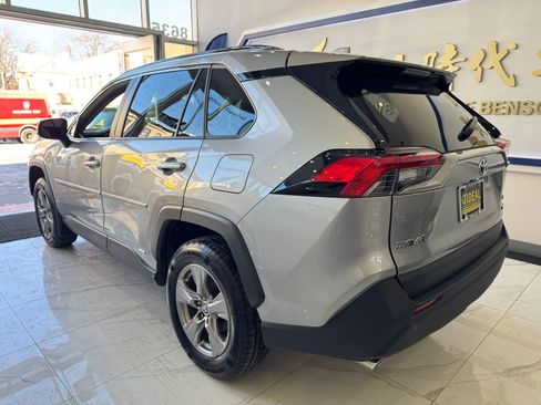 Used 2024 Toyota RAV4 XLE image 4