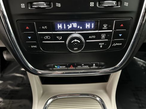 Used 2012 Dodge Grand Caravan Crew image 28