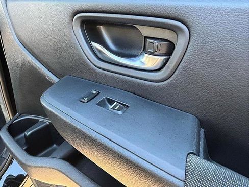 Used 2025 Honda Pilot Sport image 47