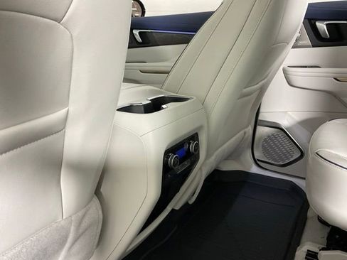 New 2026 Buick Enclave Avenir AWD/4WD image 17