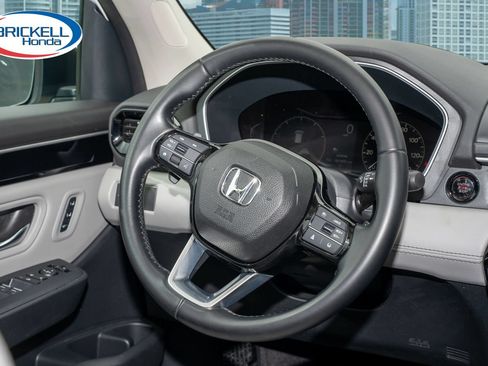Certified 2025 Honda HR-V Sport image 22