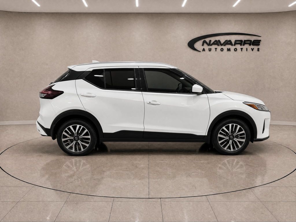 Used 2023 Nissan Kicks SV FWD image 8