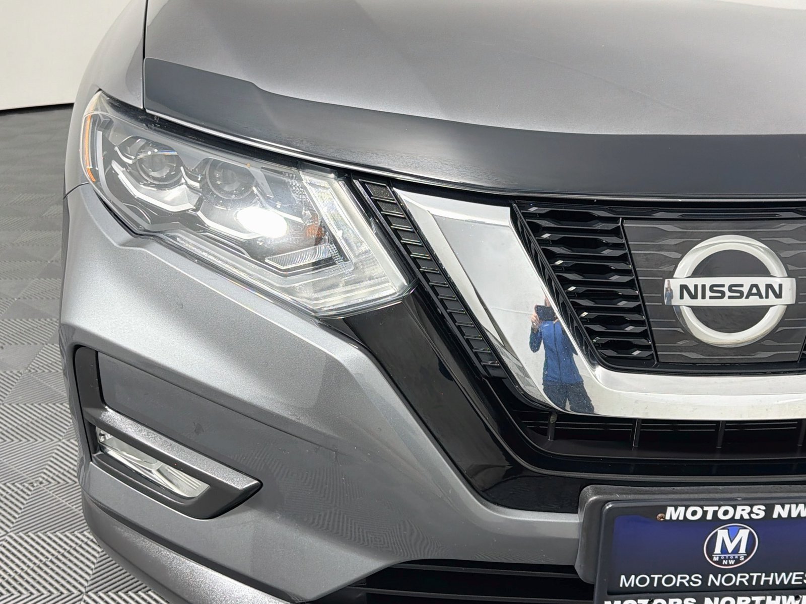 Used 2017 Nissan Rogue Platinum AWD/4WD image 3