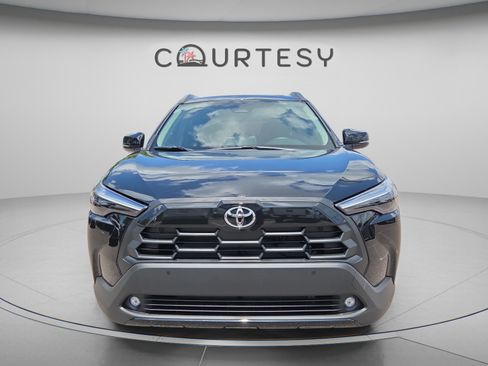 Certified 2026 Toyota Corolla Cross XLE w/ Convenience Package FWD image 8