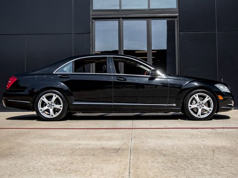 Used 2011 Mercedes-Benz S 550 image 10