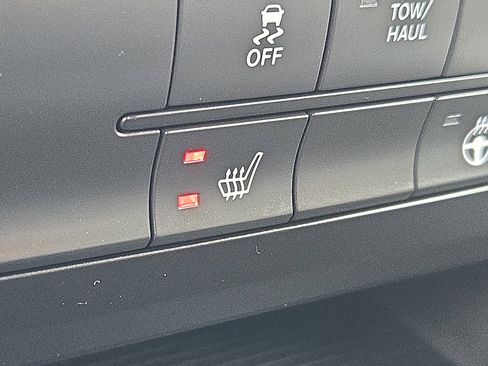 Used 2017 RAM 1500 Big Horn image 24