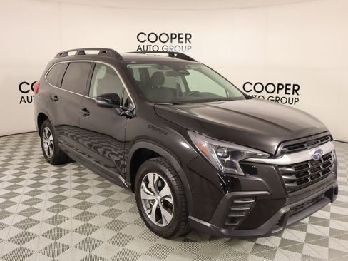 Used 2023 Subaru Ascent Premium image 1
