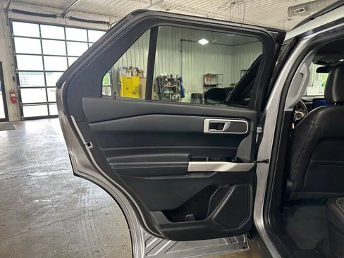 Used 2023 Ford Explorer XLT w/ Equipment Group 202A AWD/4WD image 21
