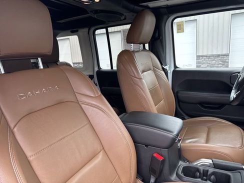Used 2020 Jeep Wrangler Unlimited Sahara image 13