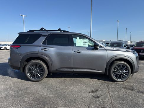 New 2026 Nissan Pathfinder SL AWD/4WD image 4