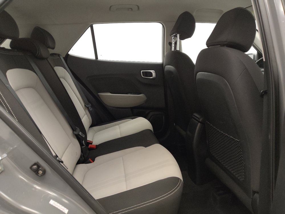 Used 2021 Hyundai Venue SEL FWD image 19