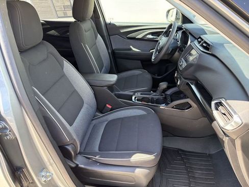 Used 2023 Chevrolet TrailBlazer LT FWD image 25