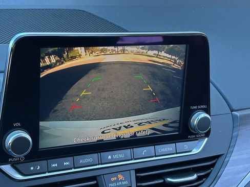 Used 2025 Nissan Altima 2.5 SV FWD image 20