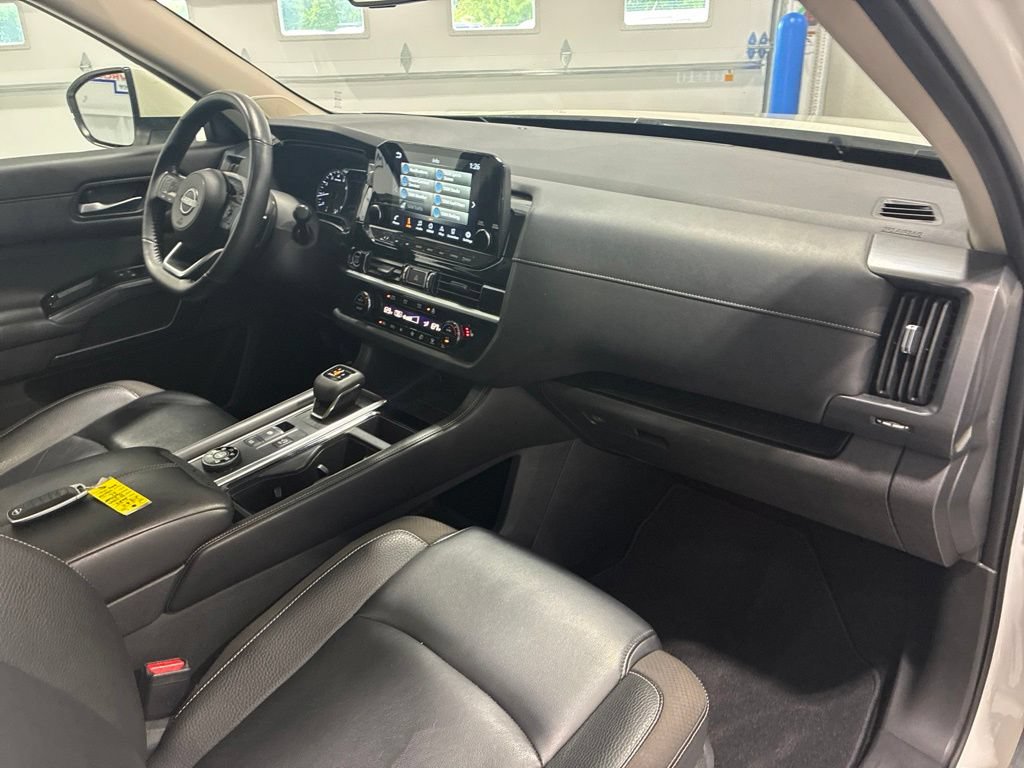 Used 2024 Nissan Pathfinder SL w/ SL Premium Package AWD/4WD image 42