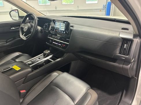 Used 2024 Nissan Pathfinder SL w/ SL Premium Package AWD/4WD image 42