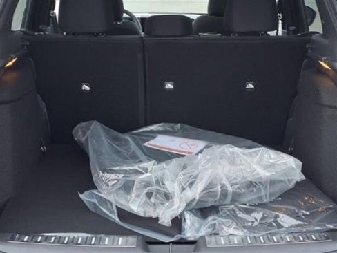 New 2025 Nissan Kicks SV w/ SV Premium Package image 32