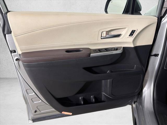 Used 2022 Toyota Sienna Platinum FWD image 12