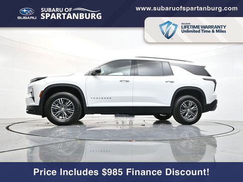 Used 2024 Chevrolet Traverse LT image 28