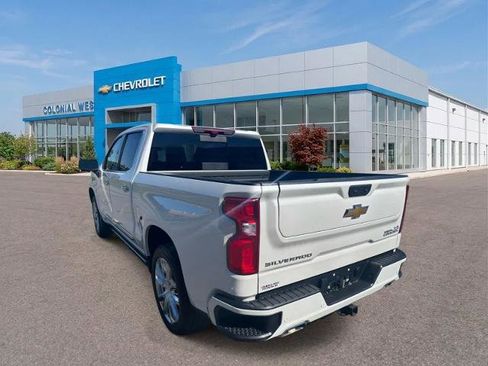 Used 2025 Chevrolet Silverado 1500 High Country w/ High Country Premium Package AWD/4WD image 6
