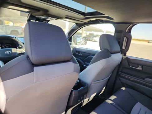 Used 2024 Toyota Tacoma TRD Off-Road image 16