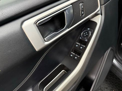 Certified 2022 Ford Explorer XLT w/ Equipment Group 202A image 25