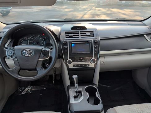 Used 2012 Toyota Camry LE FWD image 13
