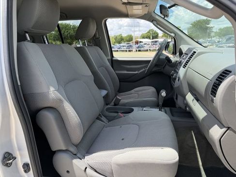 Used 2011 Nissan Frontier SV RWD image 23