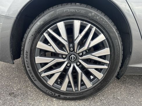Used 2024 Nissan Altima 2.5 SV FWD image 8