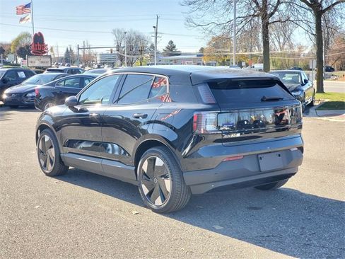 New 2025 Volvo EX30 Plus w/ Protection Package Premier image 6