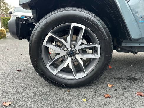 Used 2024 Jeep Wrangler Unlimited image 27