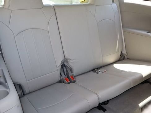 Used 2015 Buick Enclave Leather FWD image 18