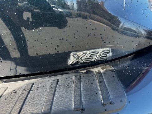 Used 2022 Toyota Corolla XSE FWD image 8