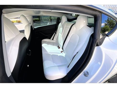 Used 2022 Tesla Model 3 Long Range AWD/4WD image 25