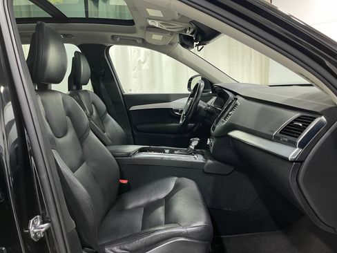 Used 2018 Volvo XC90 T5 Momentum w/ Convenience Package image 34