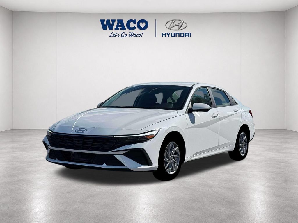 Used 2026 Hyundai Elantra Hybrid FWD image 3
