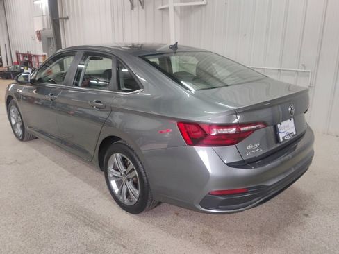 Used 2024 Volkswagen Jetta SE image 23