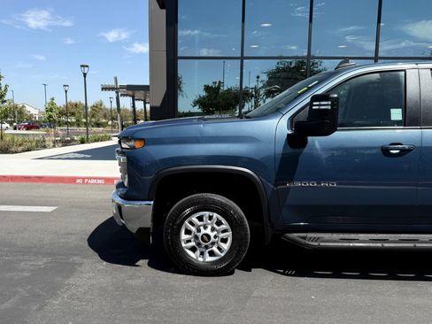 Used 2024 Chevrolet Silverado 2500 LT w/ Convenience Package AWD/4WD image 13
