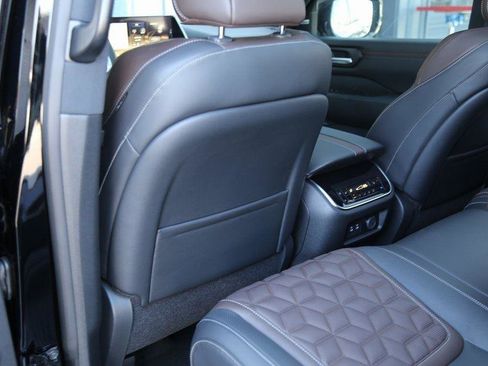 New 2025 Nissan Armada Platinum Reserve image 19