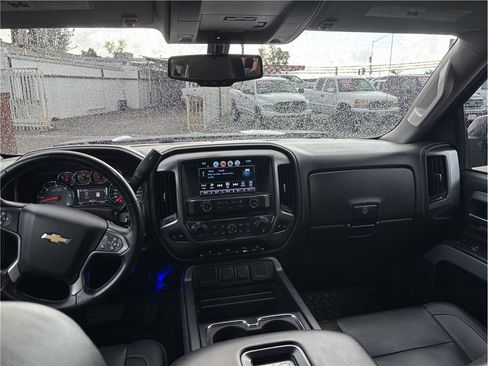 Used 2018 Chevrolet Silverado 1500 LTZ Z71 w/ Midnight Edition AWD/4WD image 11