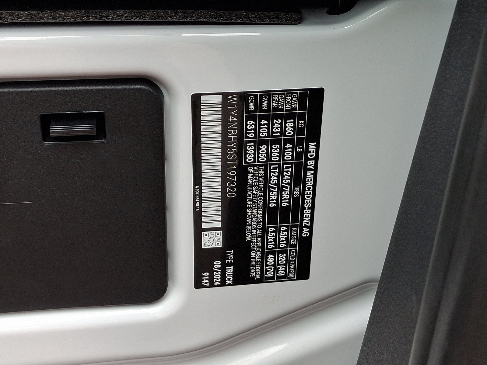 New 2025 Mercedes-Benz Sprinter 2500 image 18