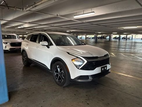 Certified 2023 Kia Sportage EX FWD image 2