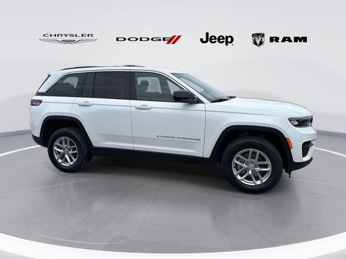 New 2025 Jeep Grand Cherokee Laredo X image 2