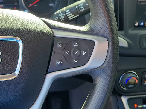 Used 2023 GMC Terrain SLE w/ Driver Convenience Package image 23