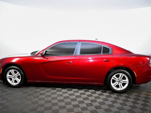 Used 2018 Dodge Charger SXT image 12
