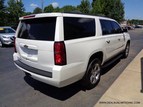 Used 2019 Chevrolet Suburban LT AWD/4WD image 3