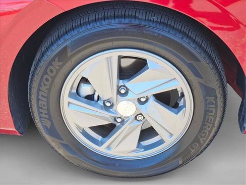 Used 2025 Hyundai Elantra SE FWD image 26